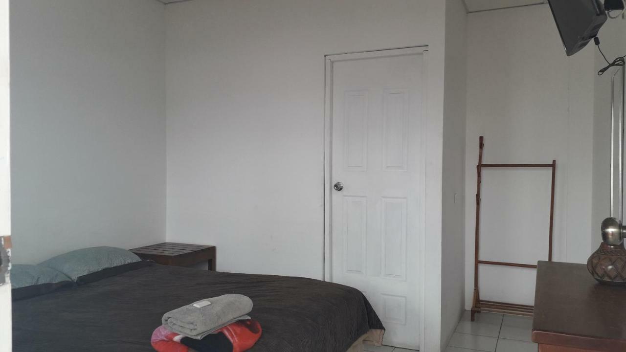 Hostal Familiar Ulua เอสเตลิ ภายนอก รูปภาพ
